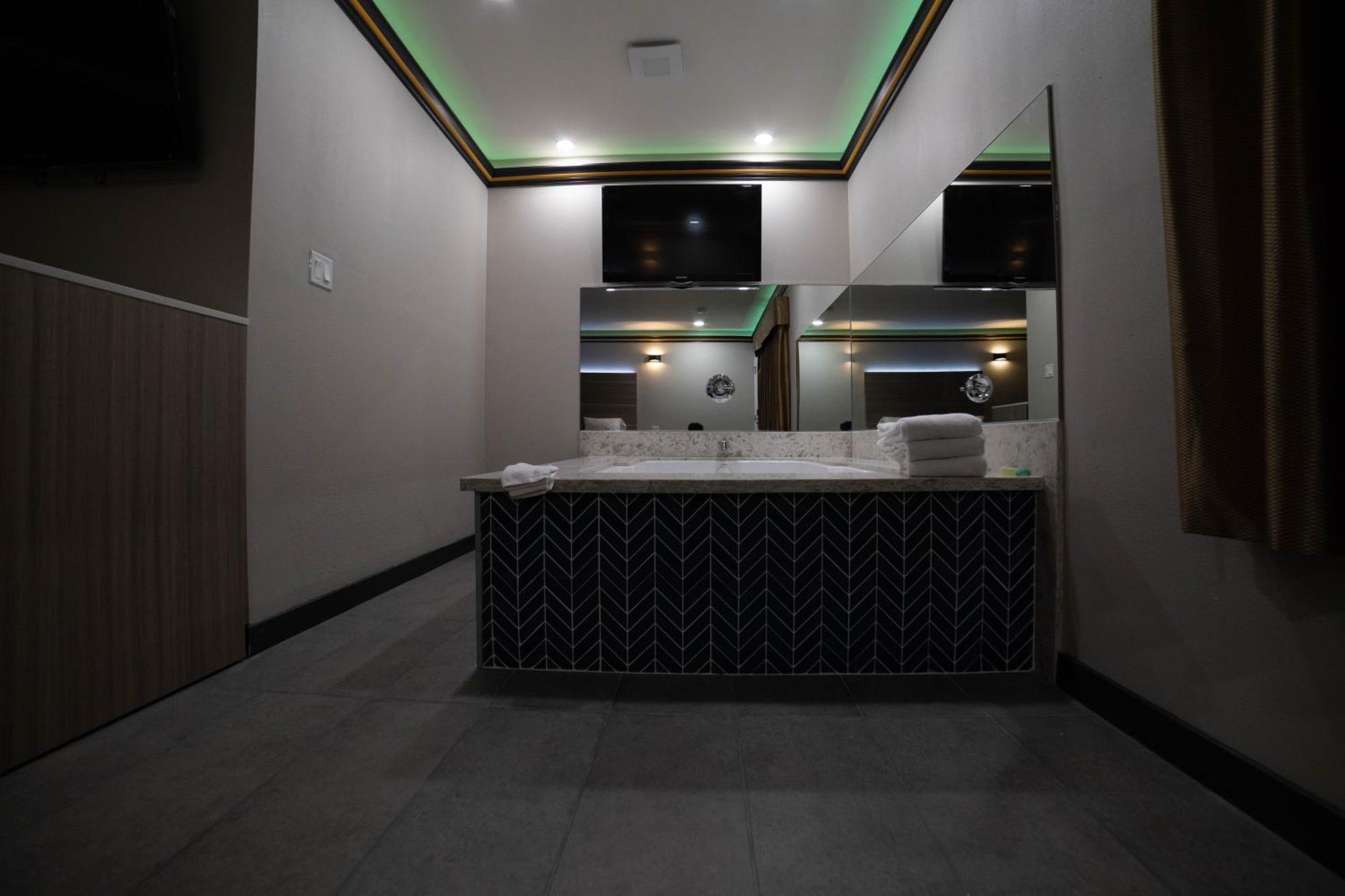 Artesia Motor Inn เบลฟลาวเวอร์ ภายนอก รูปภาพ